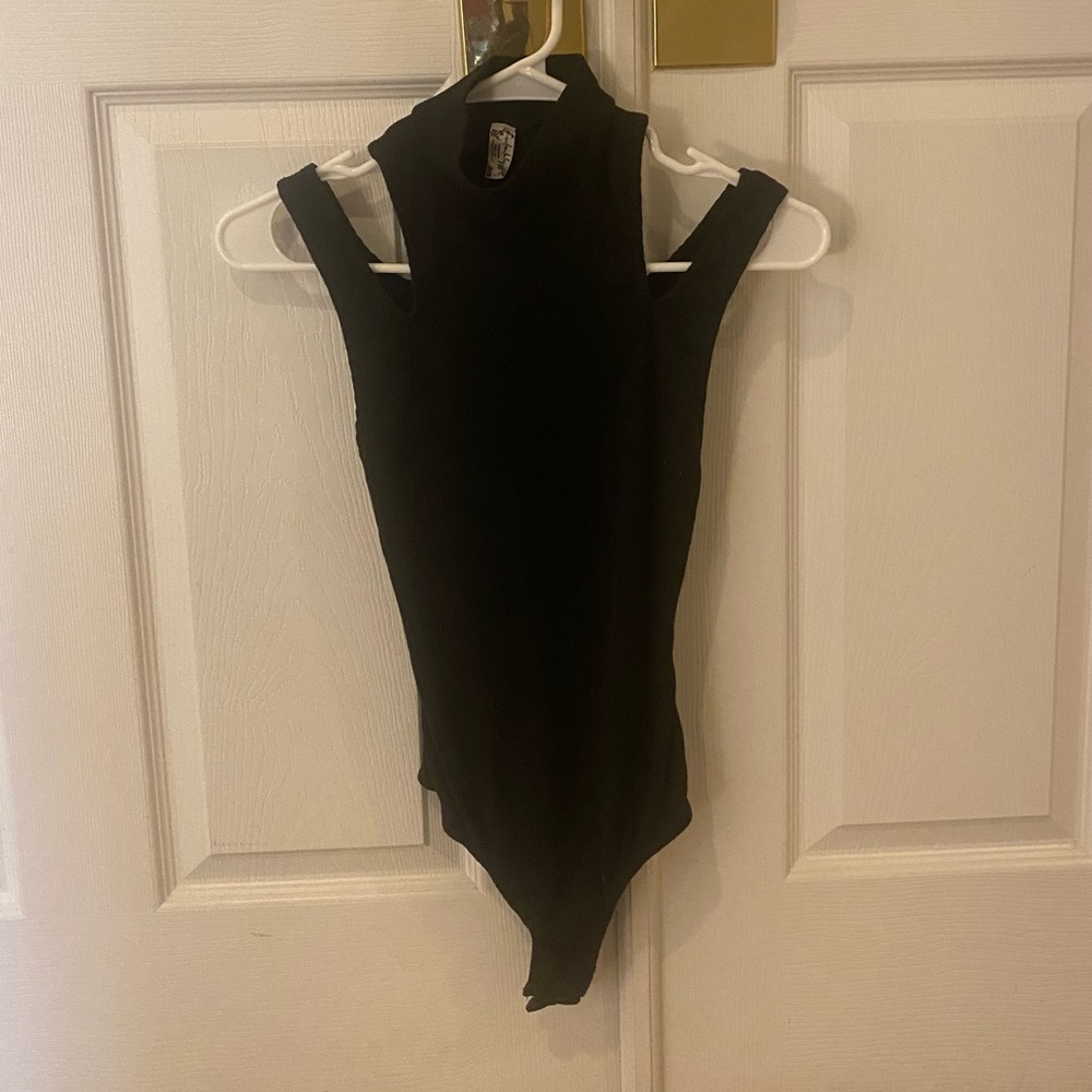 🤩 Free People turtleneck bodysuit 🤩